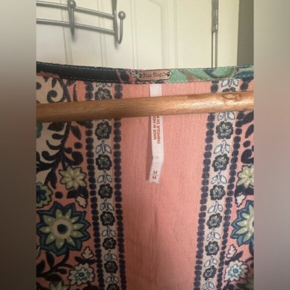 🍄 50% OFF - Free People Bohemian Floral Print V-Neck Blouse - Picture 6 of 10